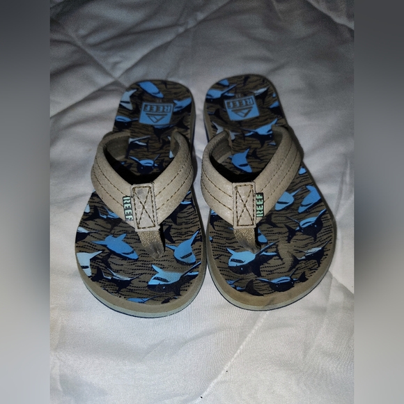Reef | Kids' Blue Shark Flip Flops - Picture 1 of 6